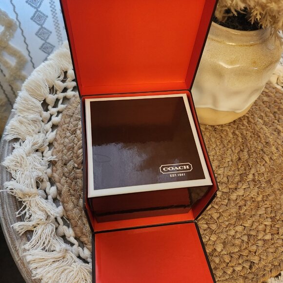 Coach Watch - Picture 6 of 7